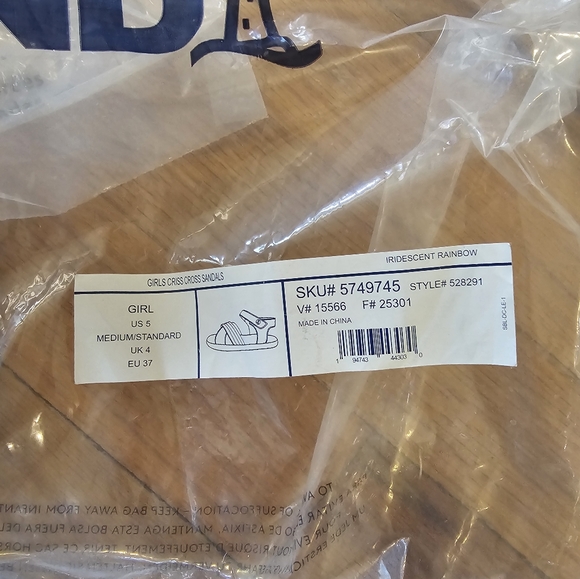 NWT Lands' End Girl Sandals - Picture 2 of 4